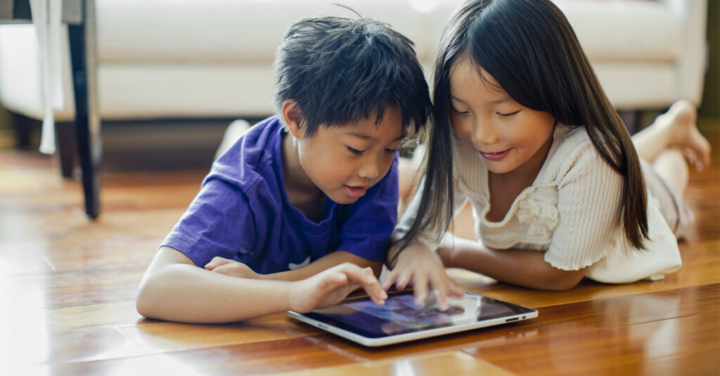 Điện thoại là "nơi ẩn náu" của trẻ